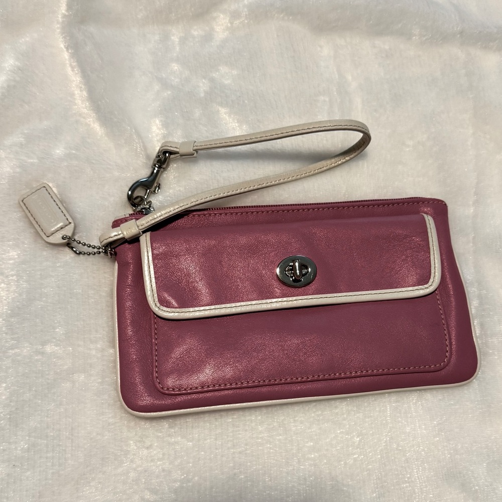 Vintage Coach Pink Leather Wristlet Clutch - Picture 5 of 6
